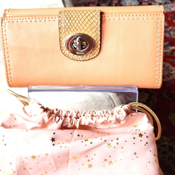 Coach Tan Leather Wallet with Textured Center and Metal Accent - Picture 2 of 6